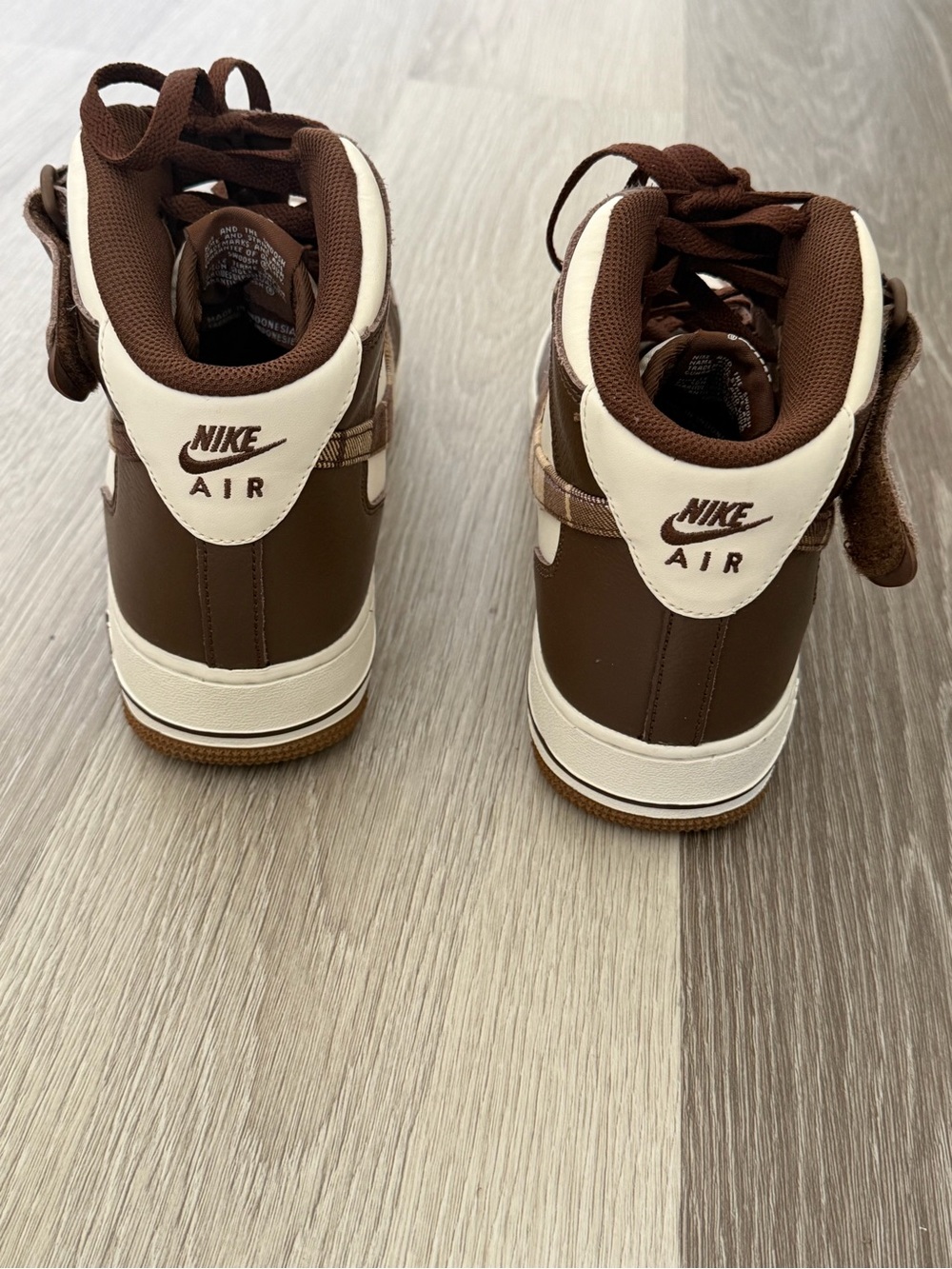 Nike Air Forcé 1 Mid ‘07 LX Men’s High-Top Sneakers Size 11 - Picture 4 of 6